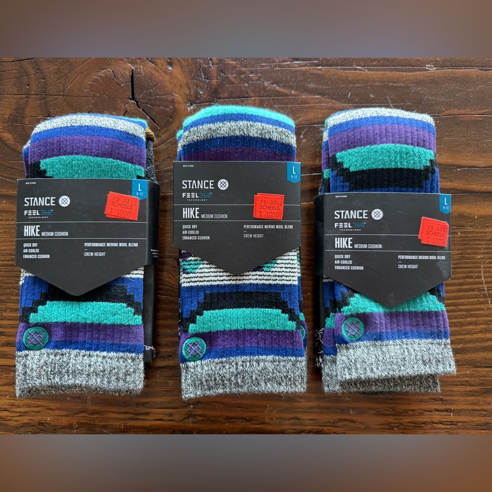 NWT Stance Laguna Blanco Men’s Hike Crew Socks in Teal, Purple & Black. Size L